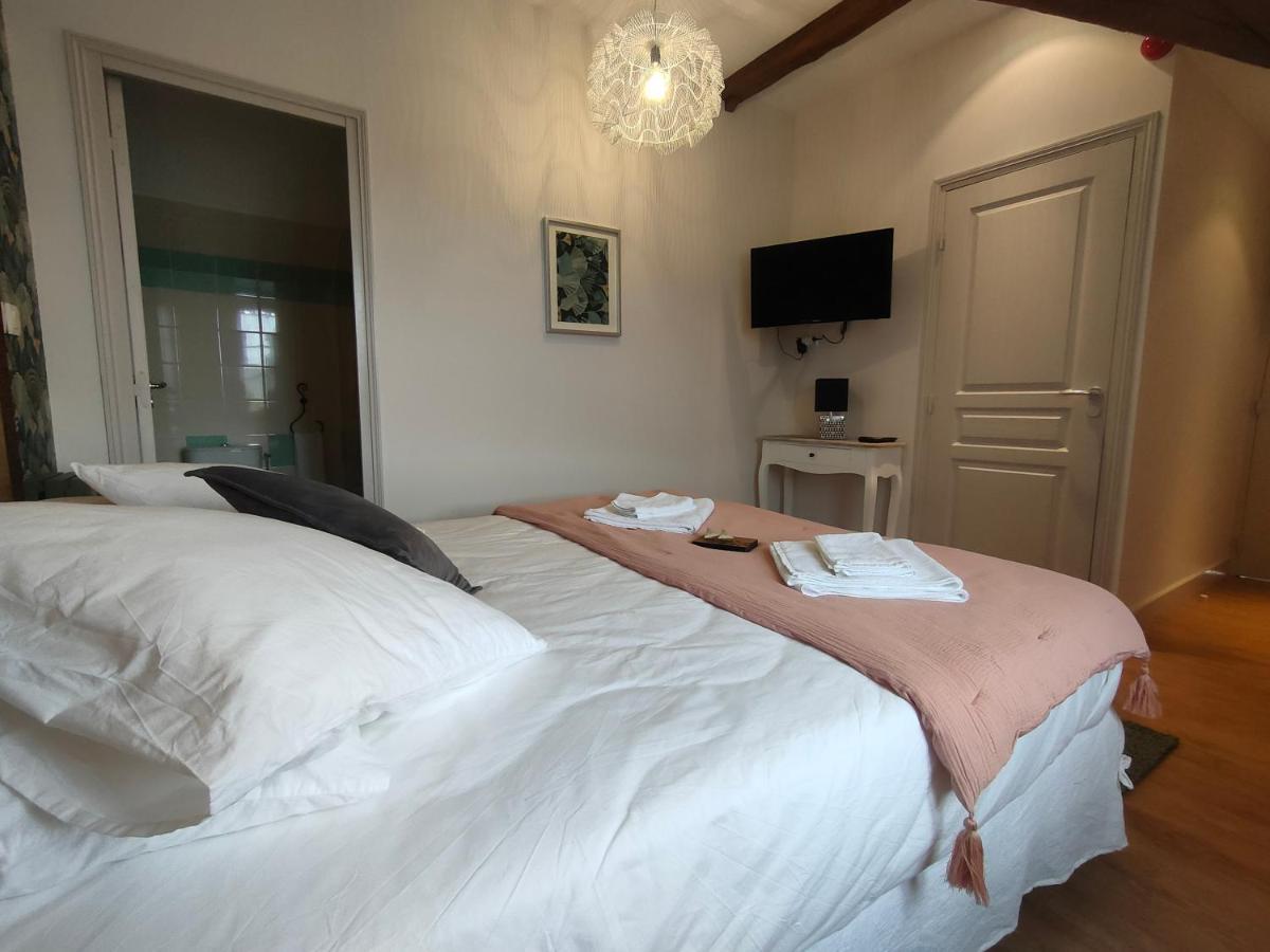 Auberge Des Colettes Coutansouze Extérieur photo