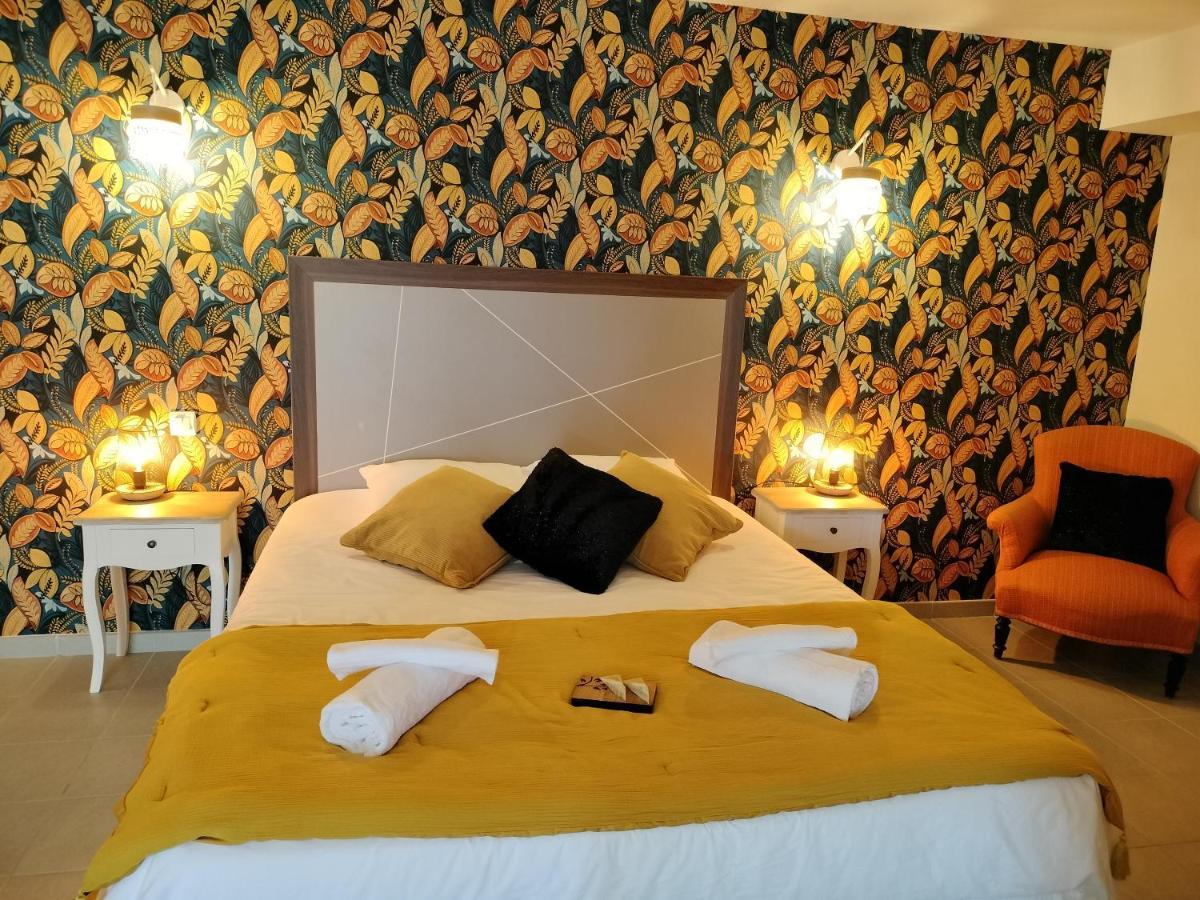 Auberge Des Colettes Coutansouze Extérieur photo