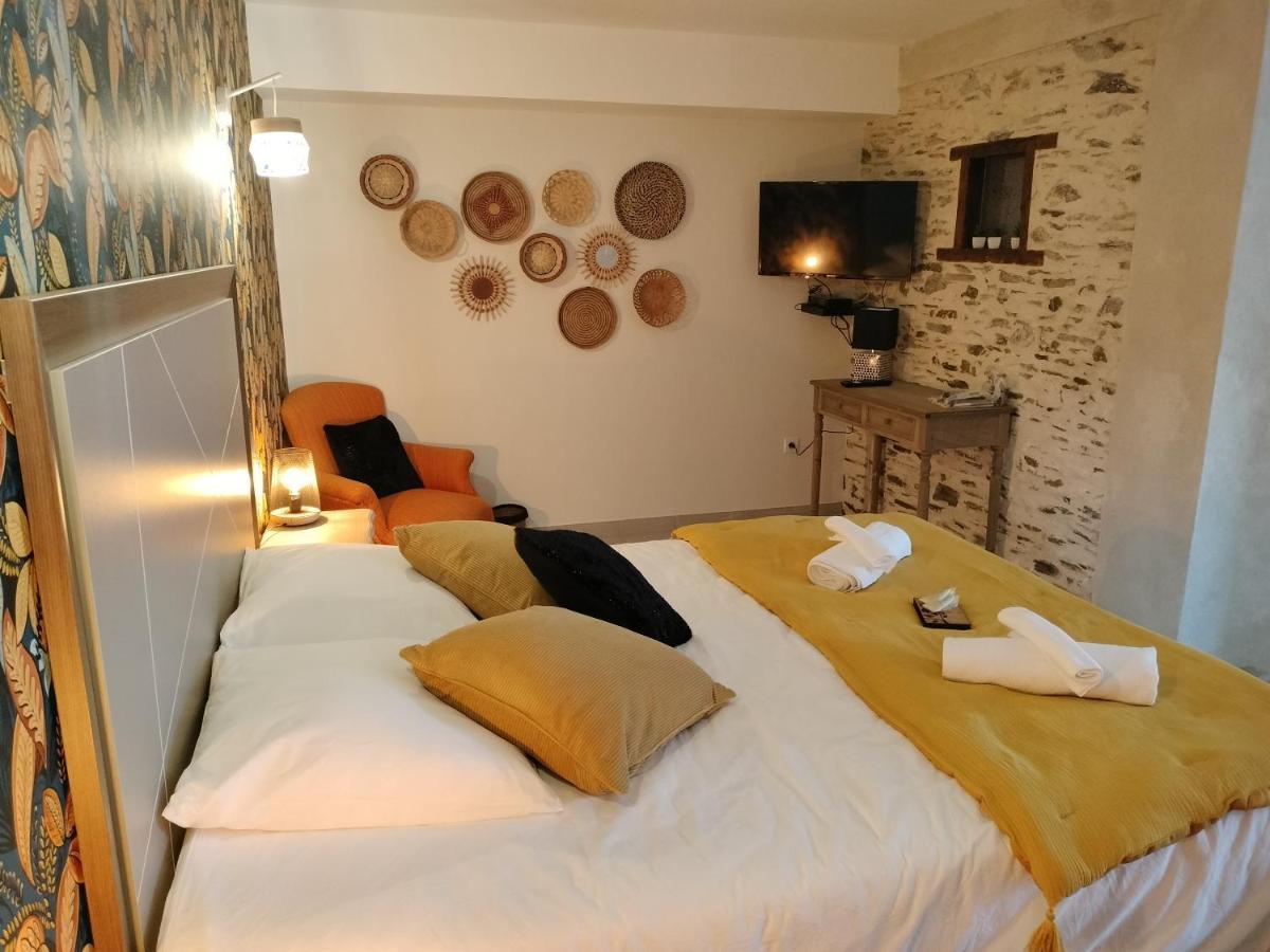 Auberge Des Colettes Coutansouze Extérieur photo
